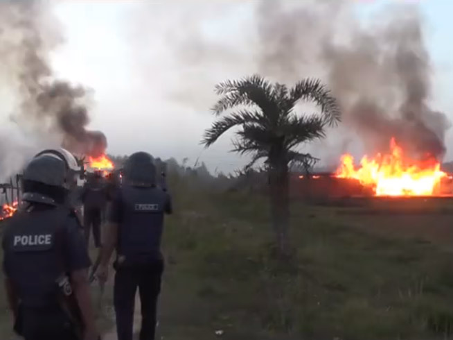Police in riot gear evicted the desperately poor community of Santal people in Gaibandha District on 6 November 2016. Helped by local Muslims, the police set fire to the wooden shacks in which the Christians lived